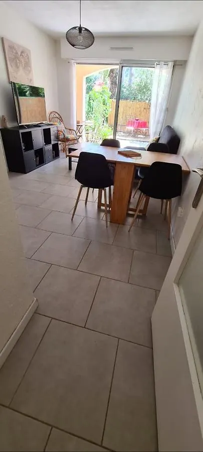 Apartment Cosy Rez Jardin 1 Chambre Plage Parking Wifi Saint-Mandrier-sur-Mer France
