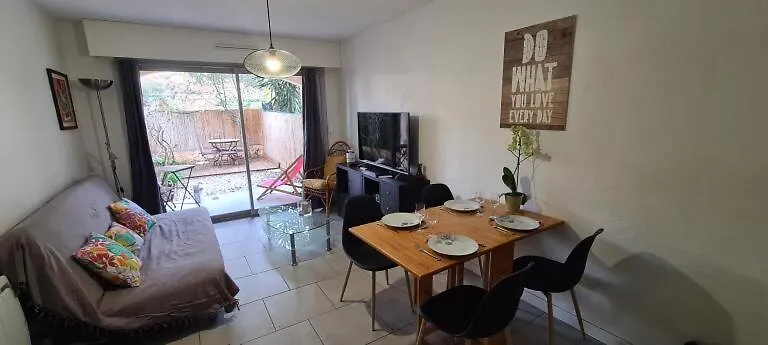 Apartment Cosy Rez Jardin 1 Chambre Plage Parking Wifi Saint-Mandrier-sur-Mer France